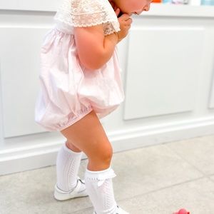 Phoenix & Ren Vintage Lace Bubble